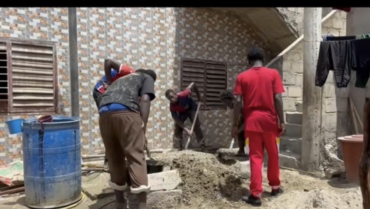 Travaux de construction de l'abri destiné aux enfants talibés.